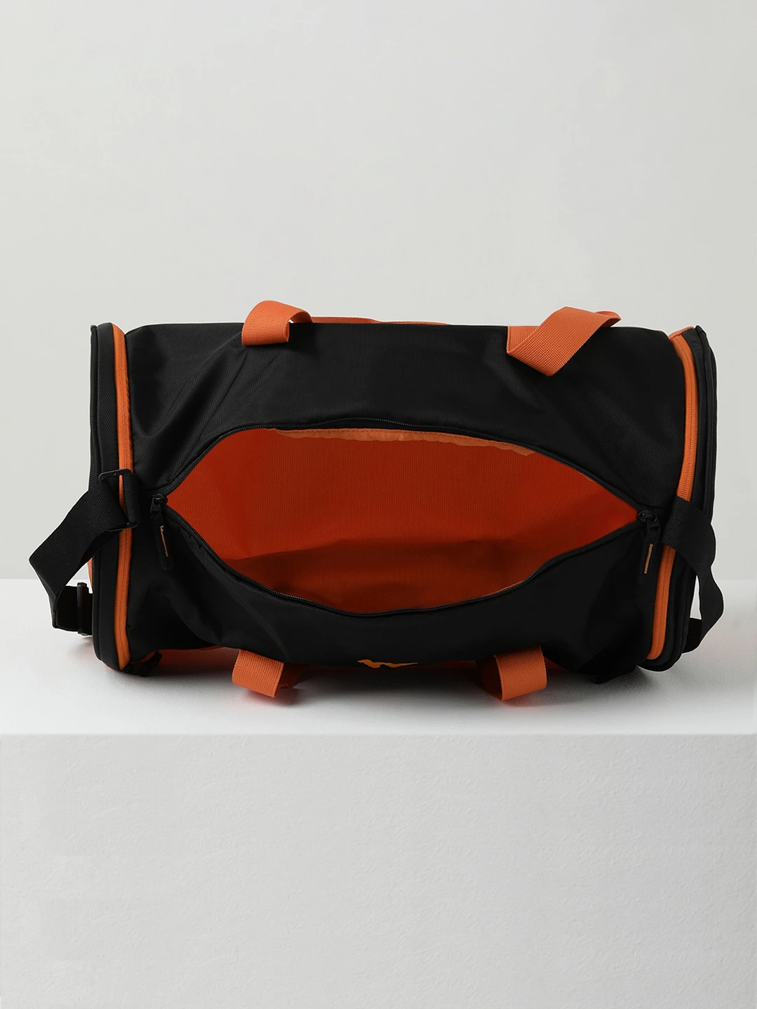 Wildcraft 40 L Hand Duffel Bag - Shuttle Pro L - Detail View